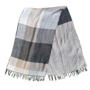 H&M Cozy and Stylish Sophisticated Plaid Pattern Women's Scarf
